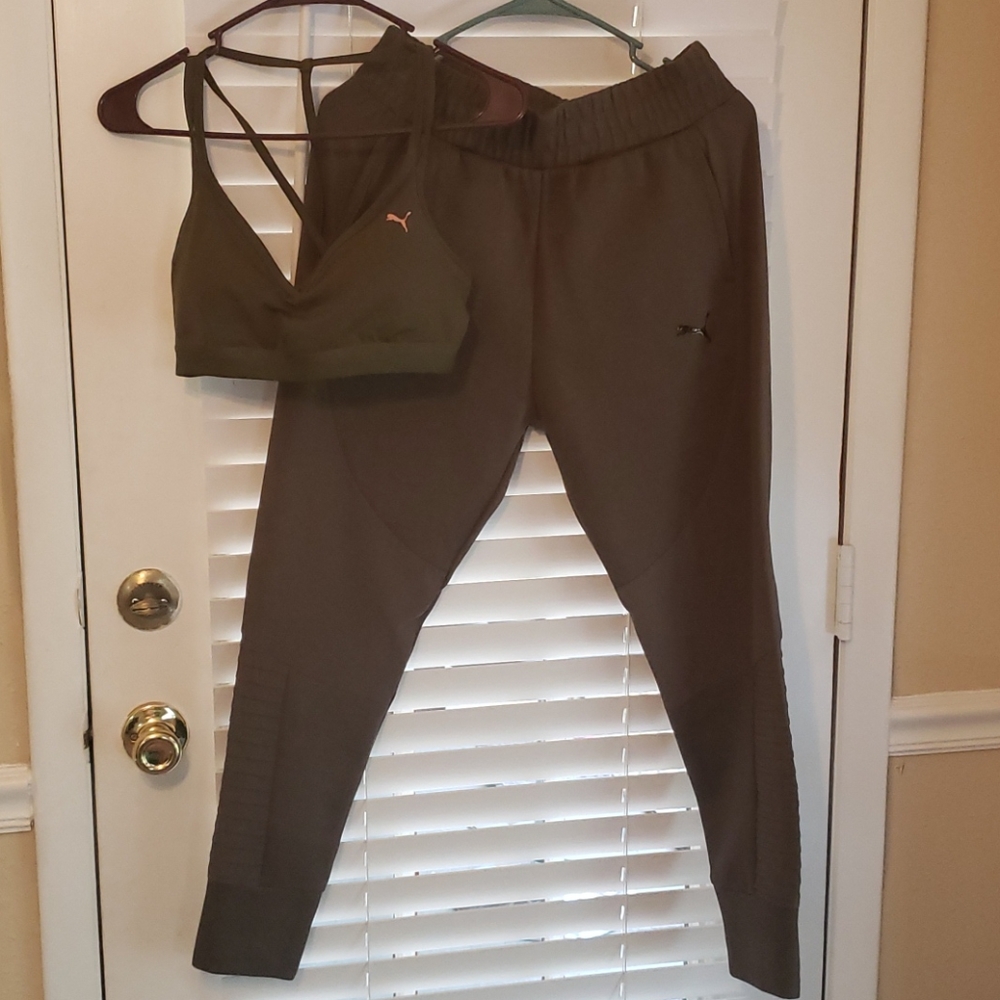 Puma 2 piece set.. M sports bra S pants bundle